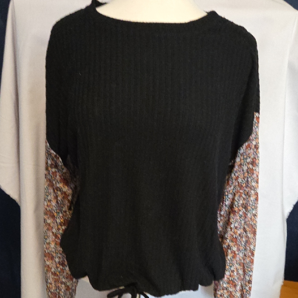 Daytrip Black and Floral Sleeve Sweatshirt